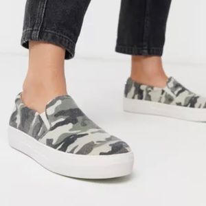 Steve Madden - Gills platform slip on sneakers 8.5